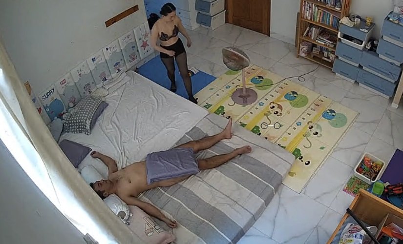 Hack camera phòng ngủ vợ Việt chồng Nhật sống ở Hà Nội
